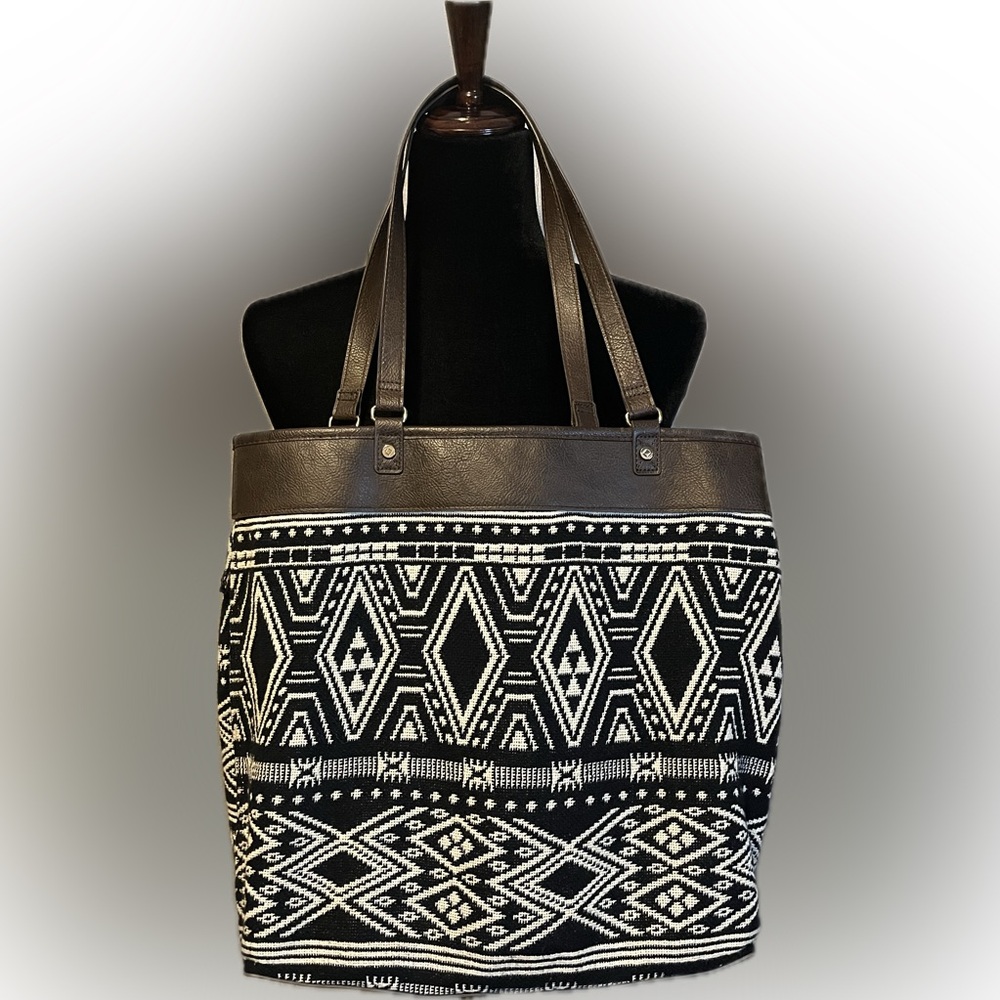Thrifty-One Tote With Wallet In Rio Weave Print